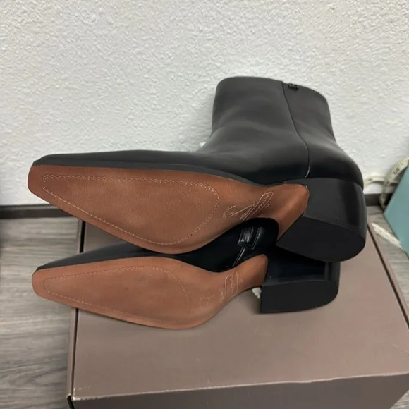 Franco Sarto Vivian Bootie - Picture 3 of 7